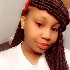 Meet your Posher, Leiyla